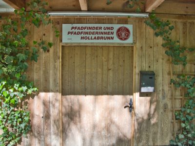 Haupteingagnstür zu Laube und Heim