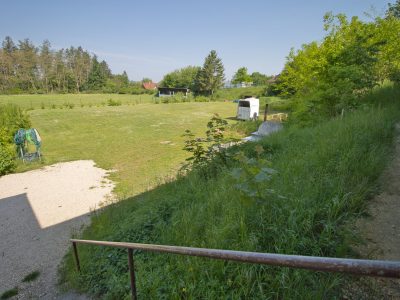 Lagerplatz von Stiegen bei Laube gesehen