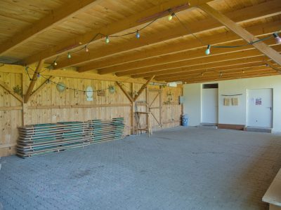 Laube und Heurigengarnituren